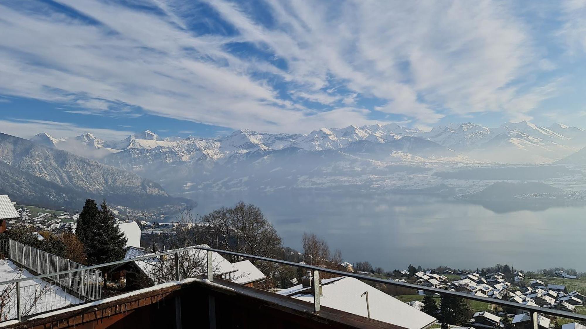 Chalet With View Of The Mountains And The Thun Lake ซิกริซวิล ภายนอก รูปภาพ
