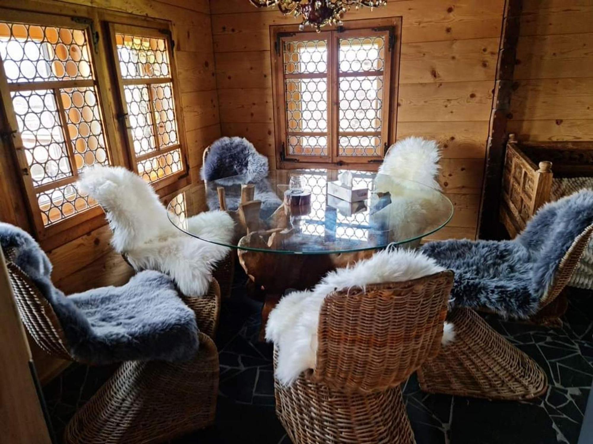 Chalet With View Of The Mountains And The Thun Lake ซิกริซวิล ภายนอก รูปภาพ
